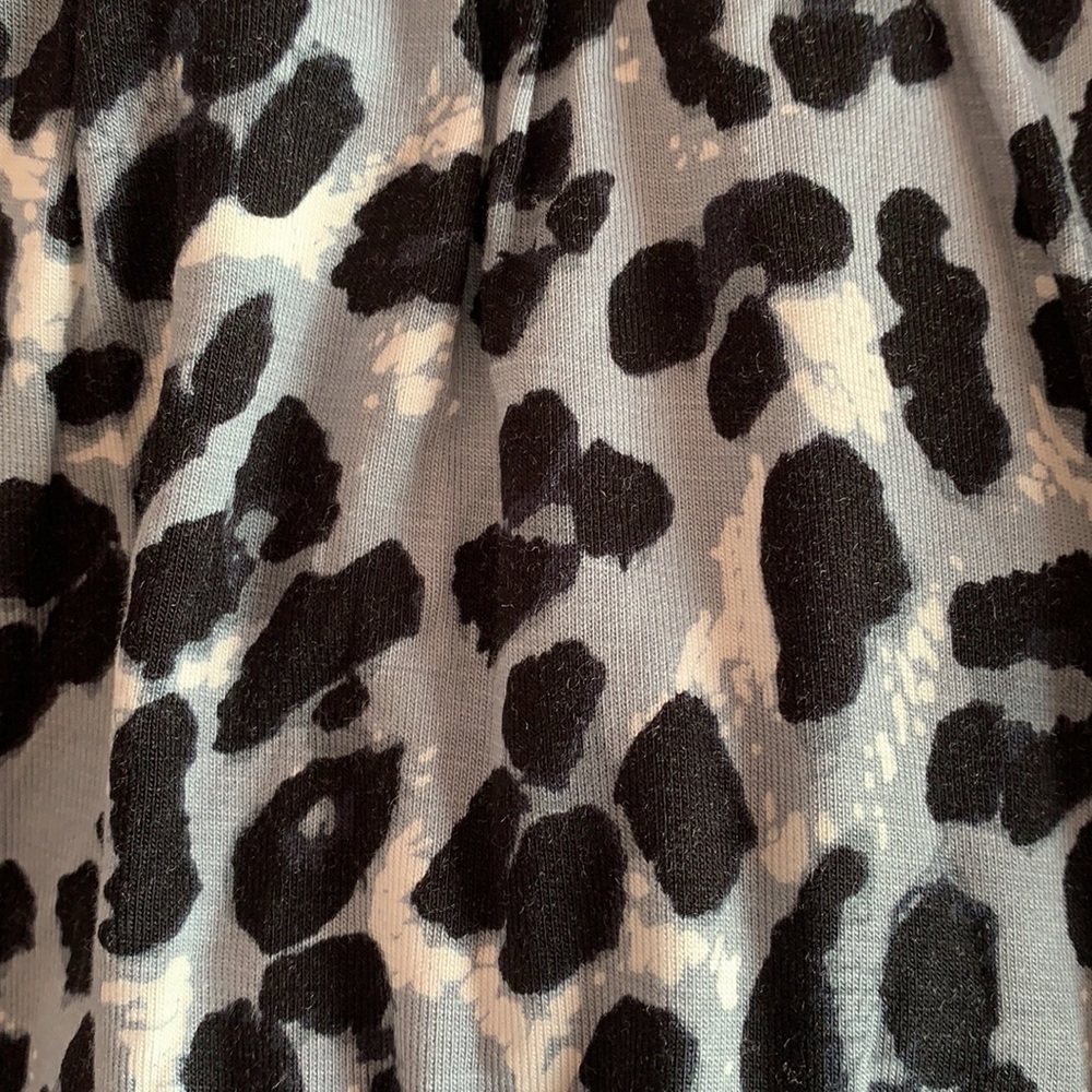 Leopard Romper - Picture 5 of 9